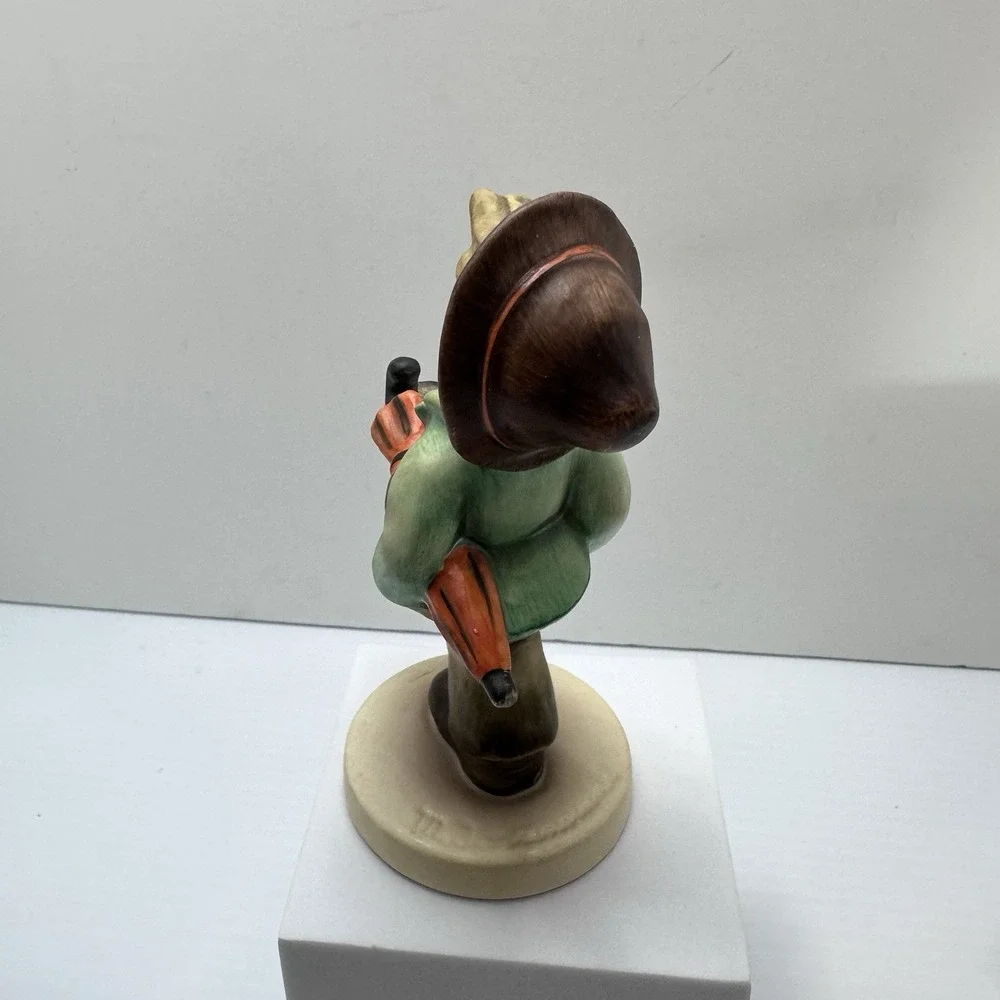 Goebel Hummel Happy Traveler Figurine 109/0 W Germany Vintage 5